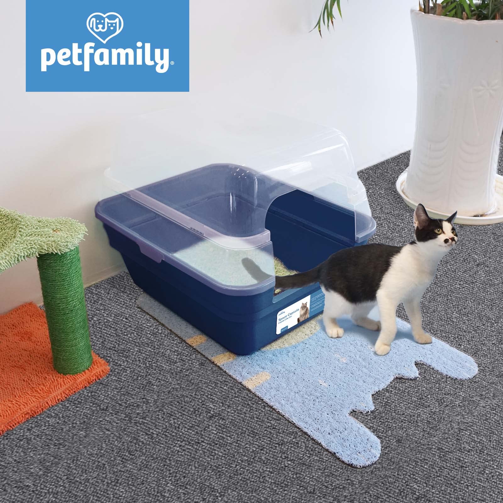Petfamily large footprint 21-6x17-8 measures space for bigger cats.
