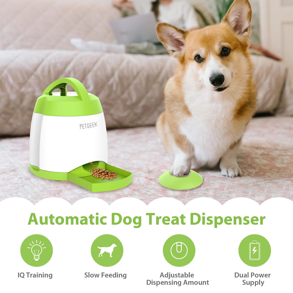 PETGEEK remote control in hand enables convenient feeding from distance.