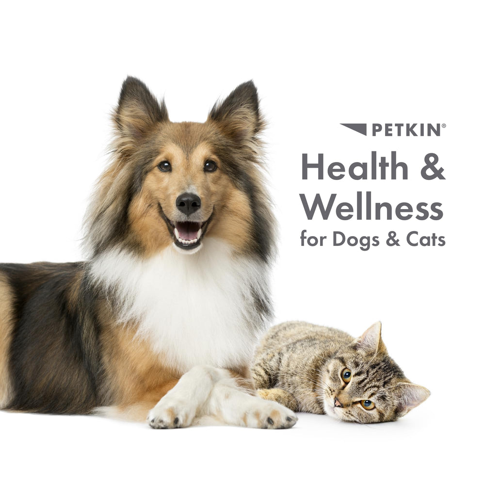 Petkin Fingertip Wipes packaging with resealable lid and 100 wipes.