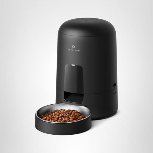 PETLIBRO automatic cat feeder in-use room illustrates flexible placement