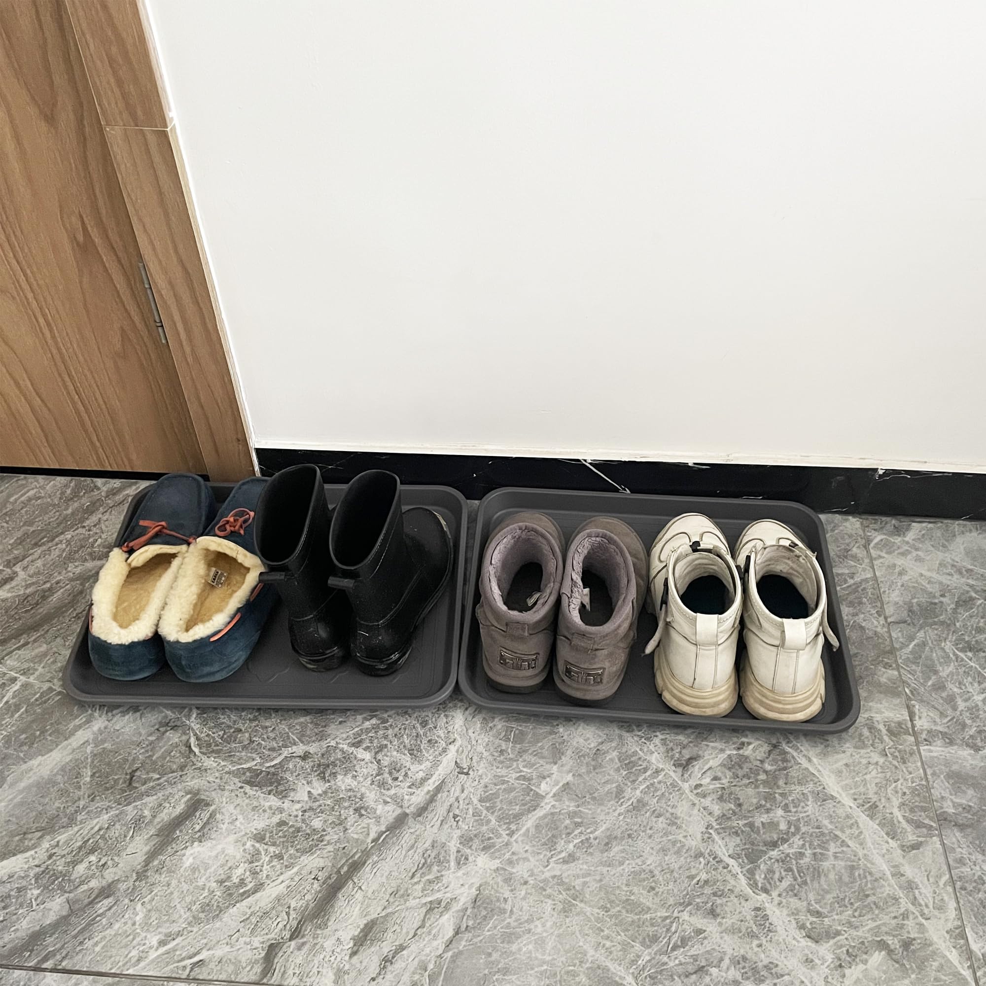 PetLike pet feeding mat safely catches spills for clean meals.