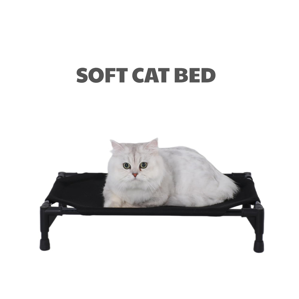 Petsdear heated outdoor cat house all-year use suitable for indoor or outdoor spaces.