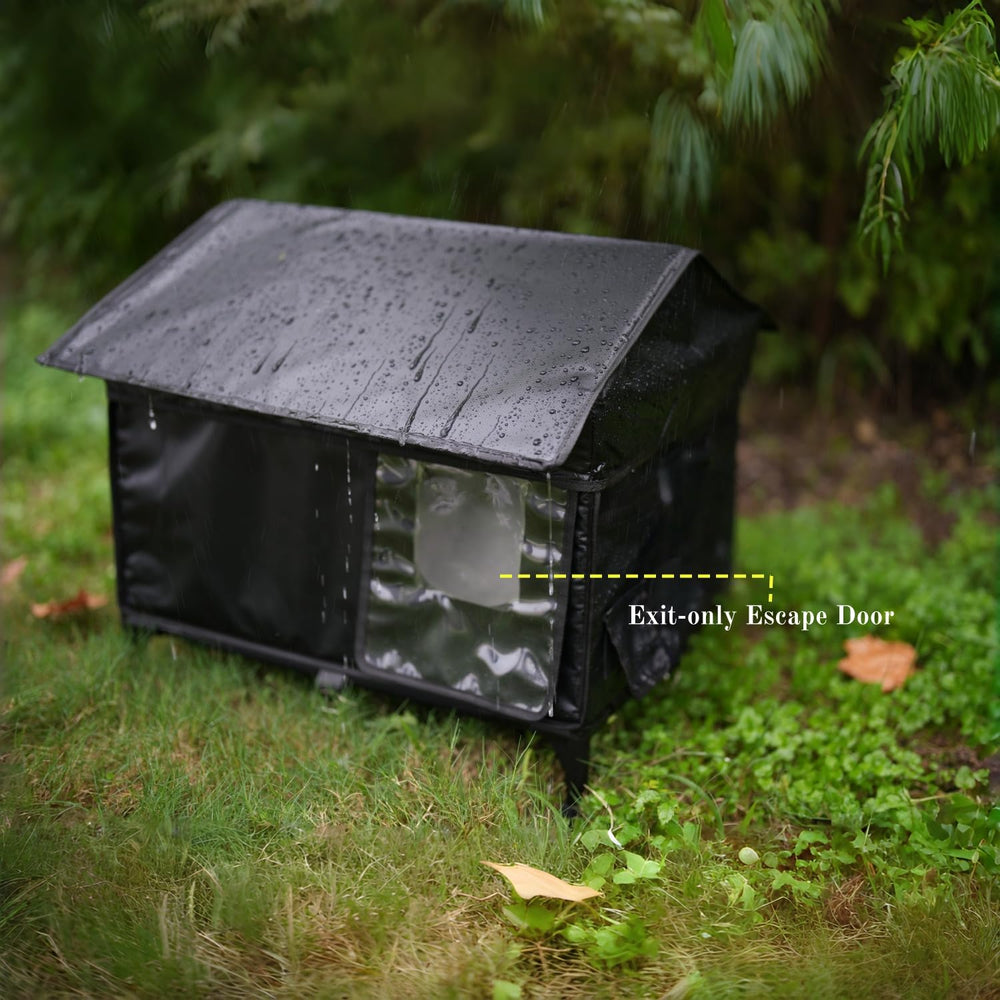 Petsdear heated outdoor cat house weathered-use scenario in snow and rain.