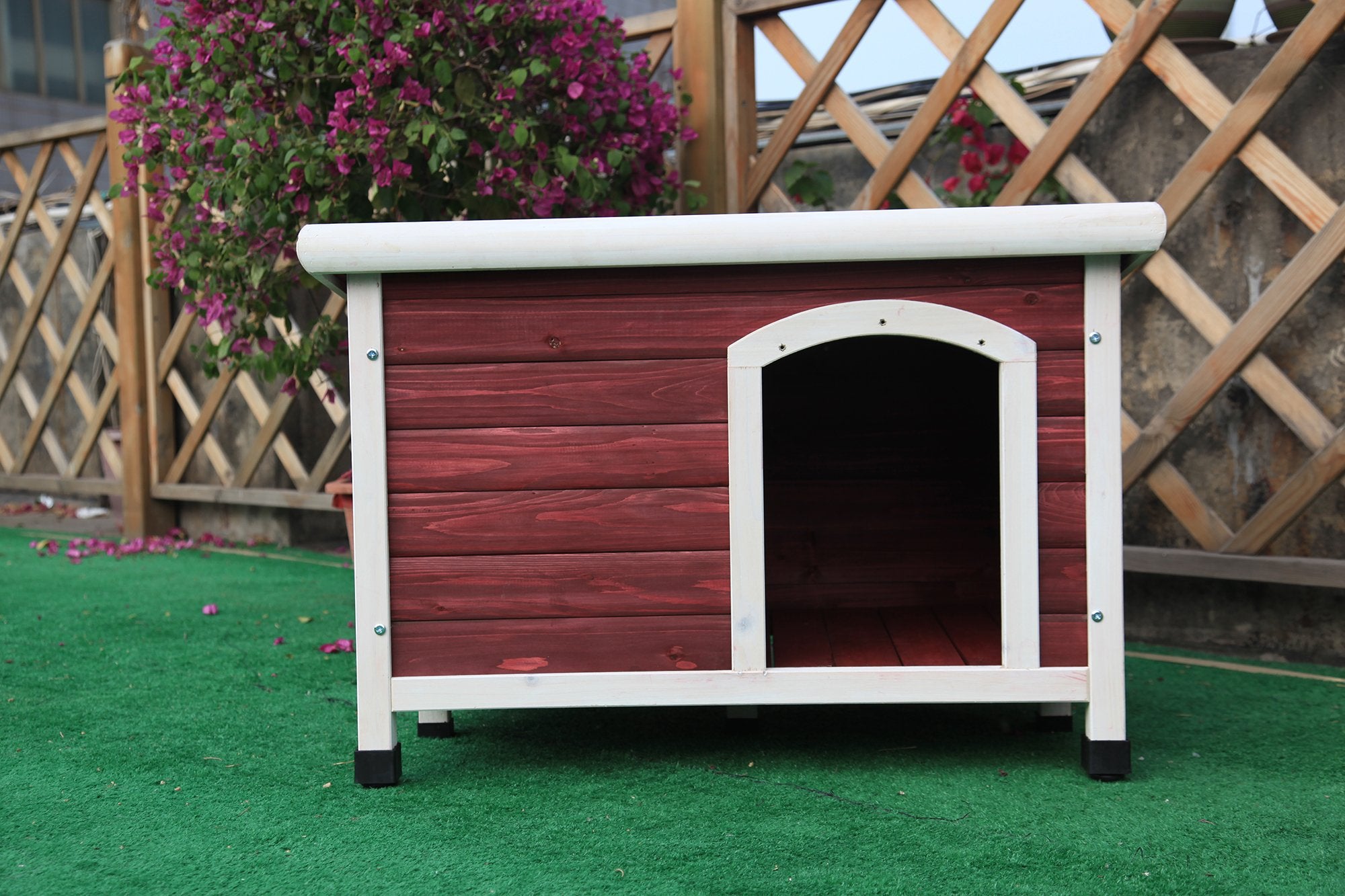 Petsfit dog house outdoor roof detail highlights asphalt shingles