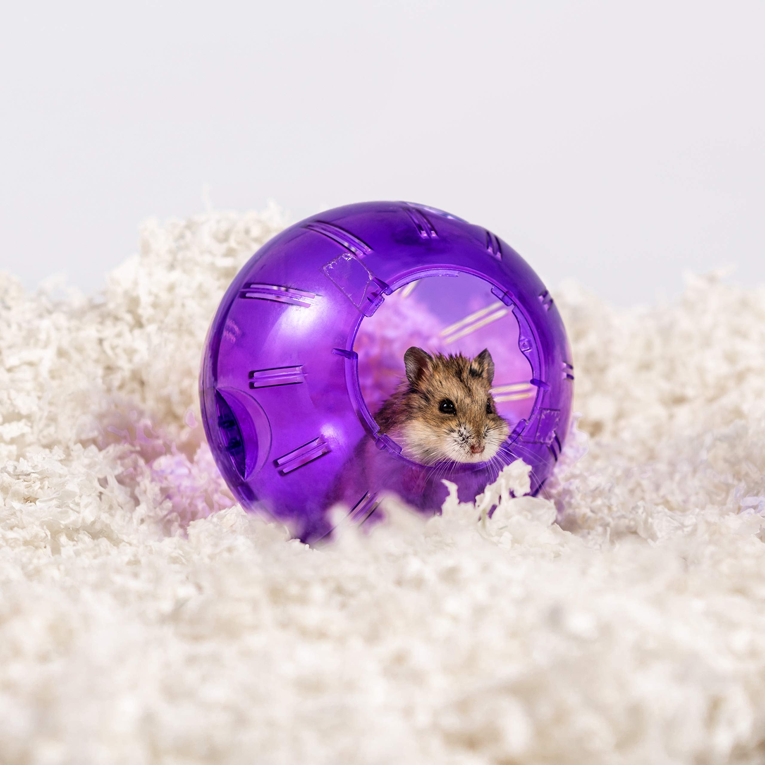 PETSPICK Uber Soft Paper Bedding uses eco-friendly materials suitable for various small pets.