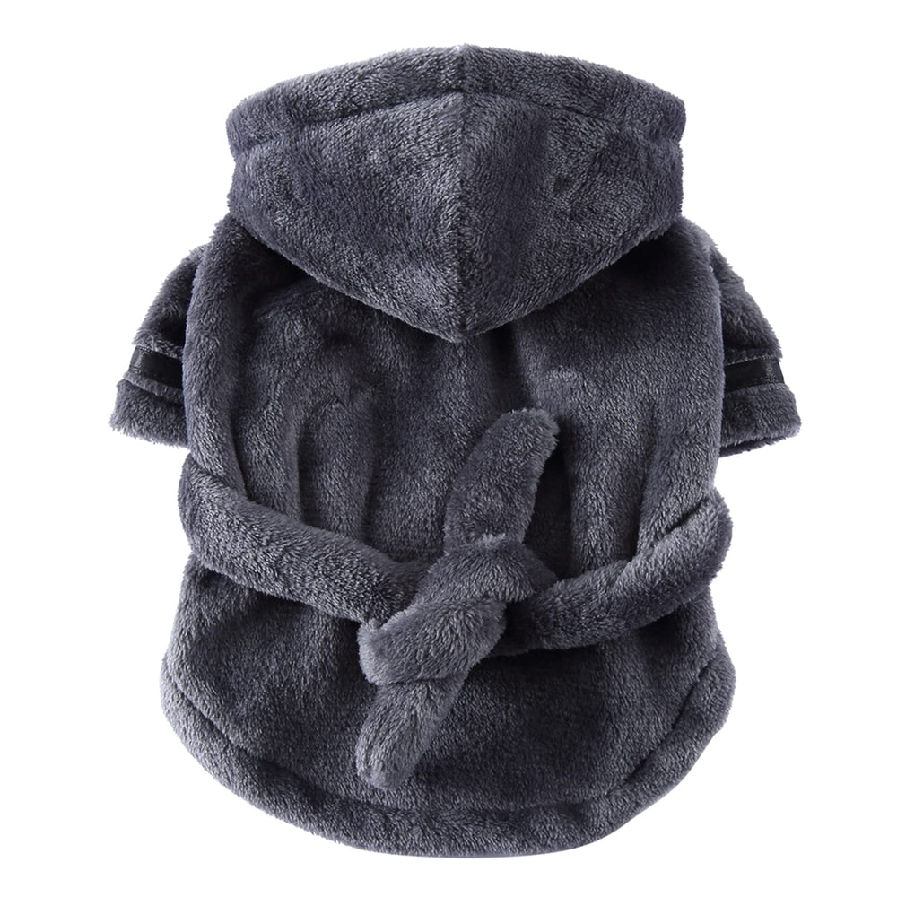 Petyoung quick-drying dog towel shows high absorbency after bath.