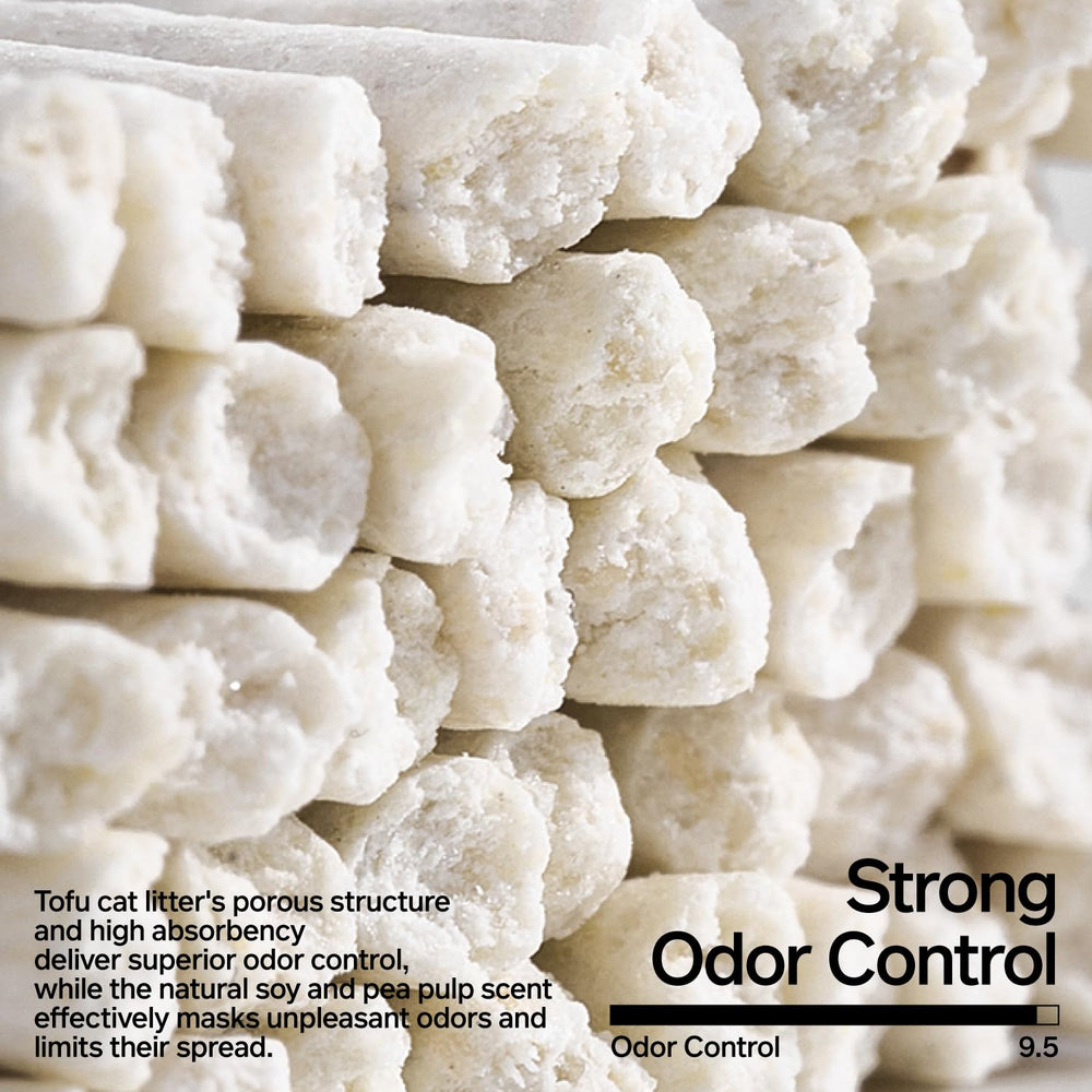 Pidan tofu cat litter flushable design demonstrates water solubility for easier disposal.