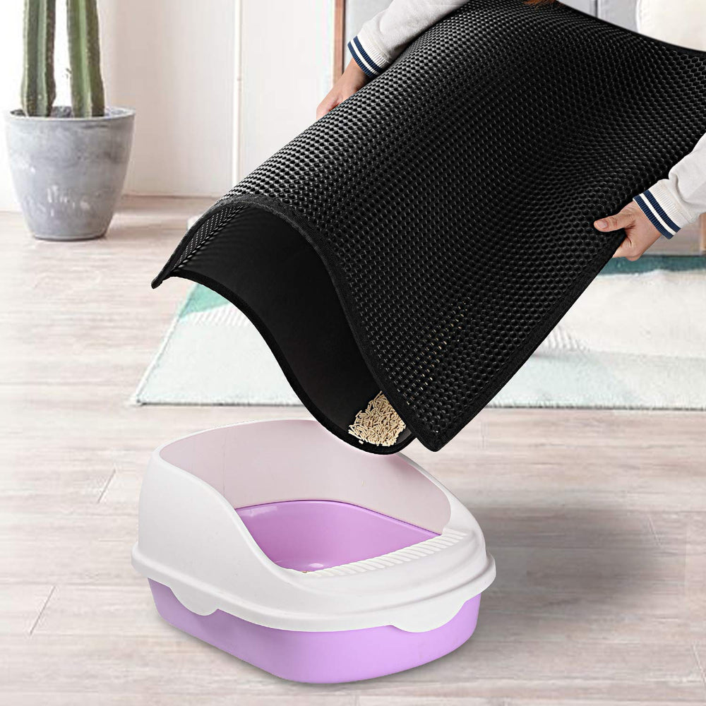 Pieviev Litter Mat in-use with honeycomb design traps litter efficiently.