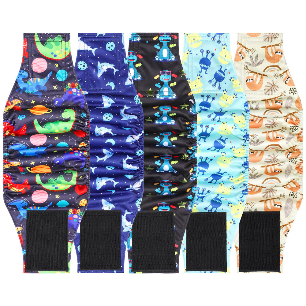 Pilviset Dino XL belly band wrapped on a dog's belly for secure fit during active play.