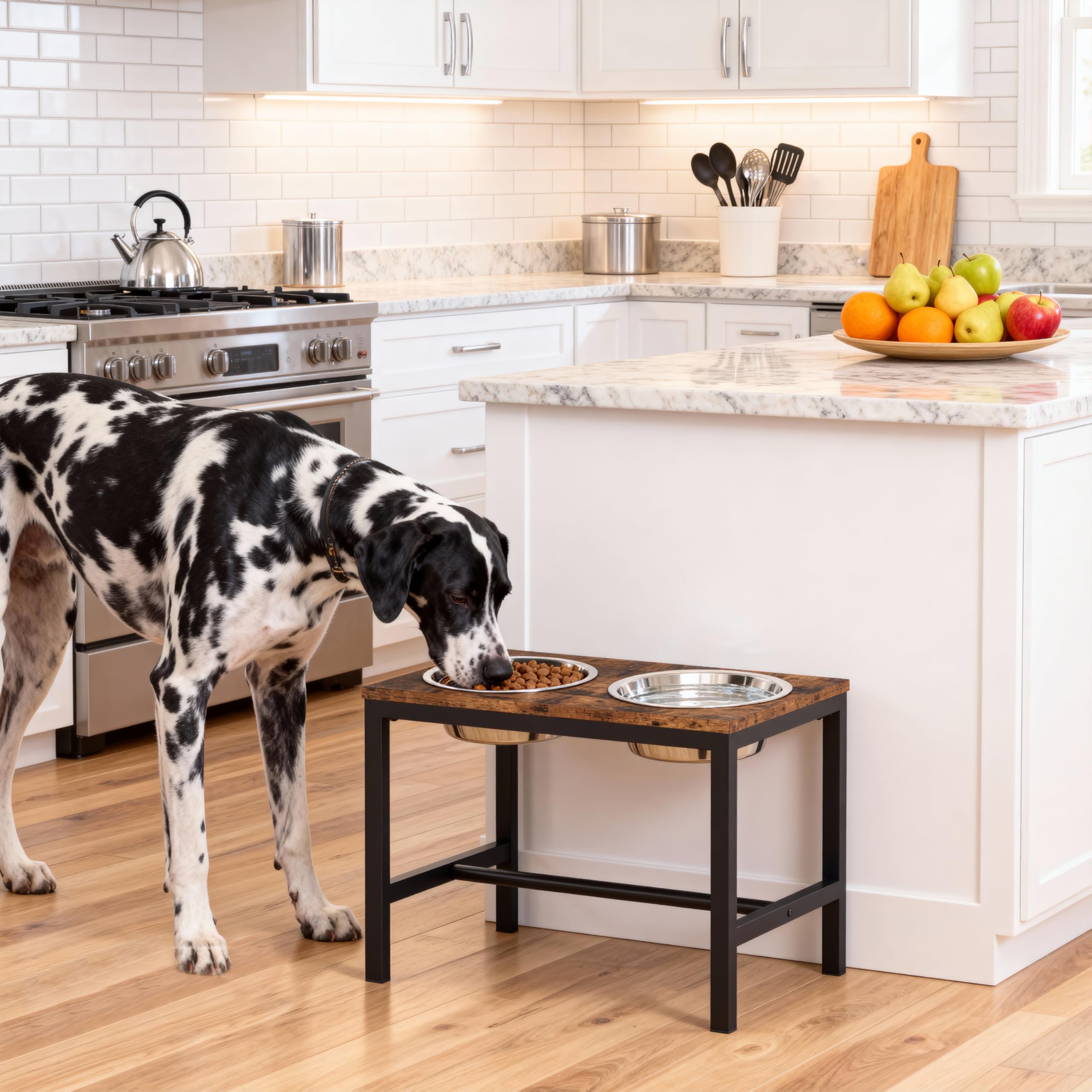 Piskyet 2700ml capacity bowls offer ample feeding capacity for large dogs.