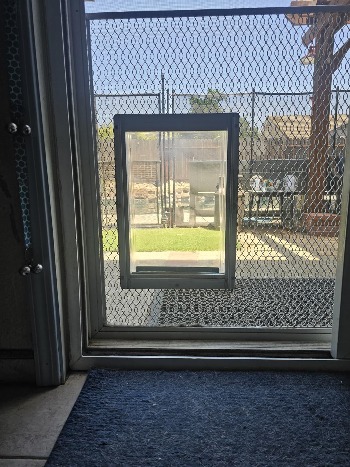 Podoy XL door flap draft-seal close-up emphasizes energy-efficient protection