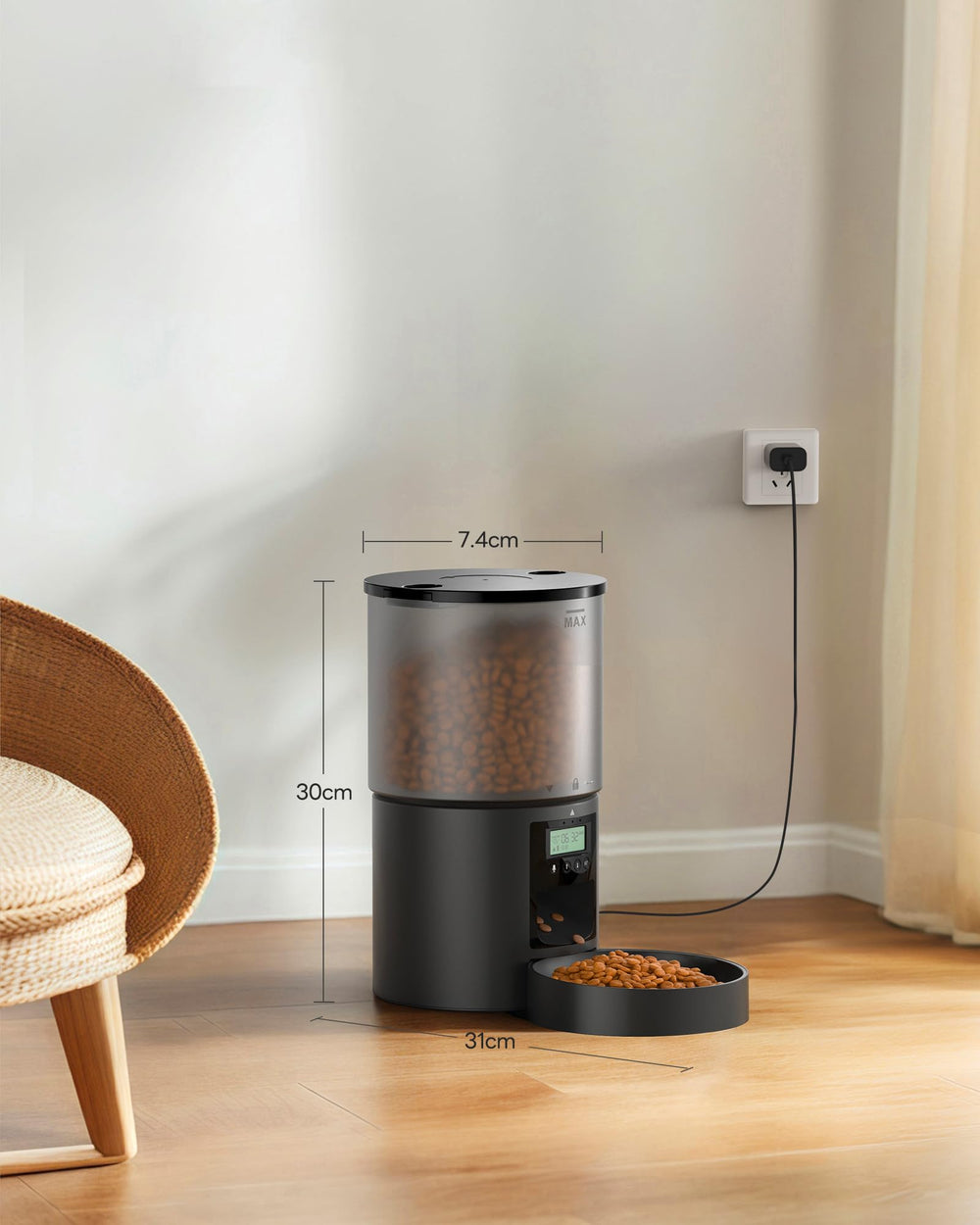 POOEKEN Cat Feeder battery-powered option ensures feeding during outages.