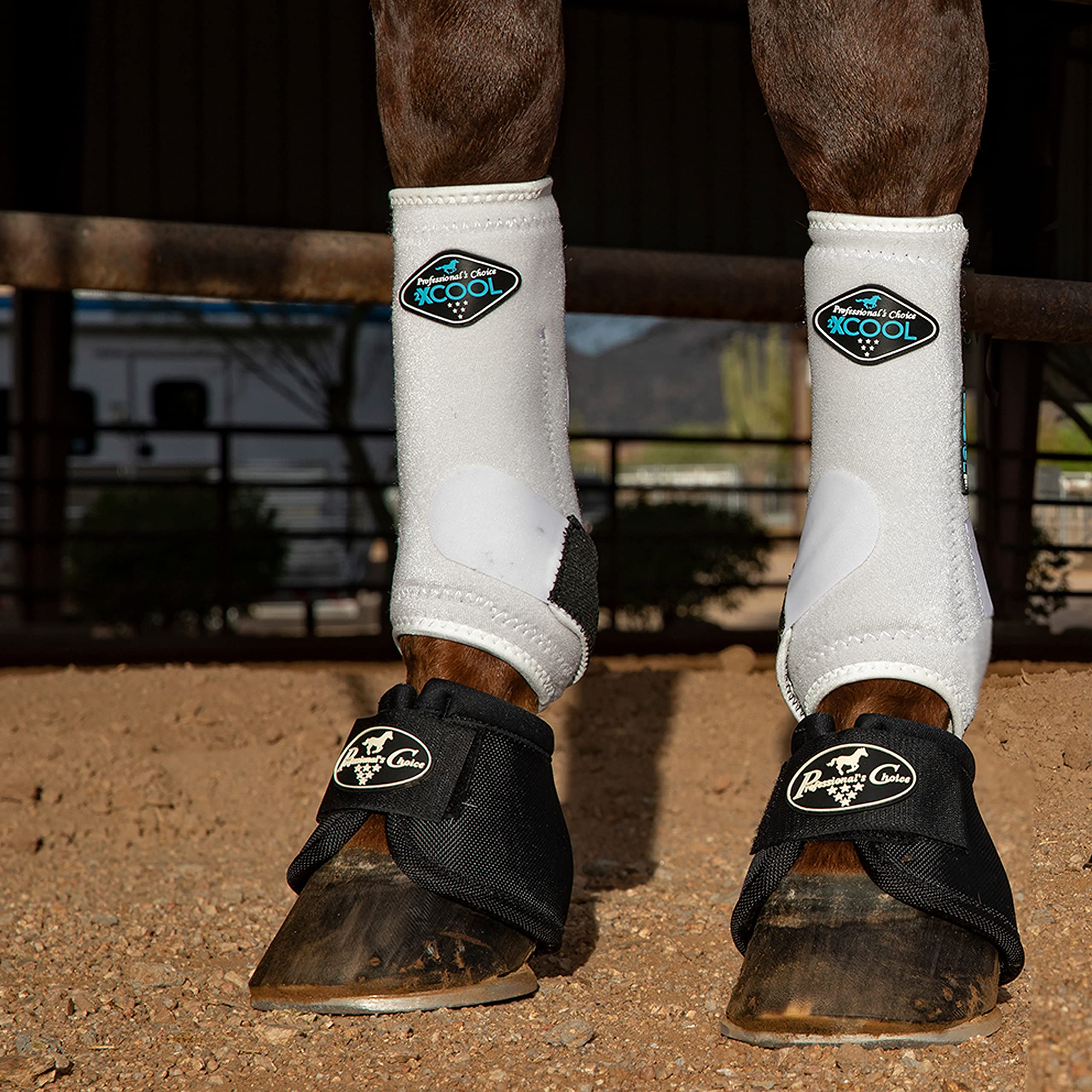 Professional's Choice 2XCool liner brrr-fabric delivers rapid drying during workouts.