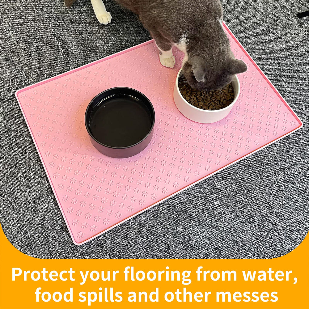 Ptlom protects floors by reducing spills and residues from pet meals