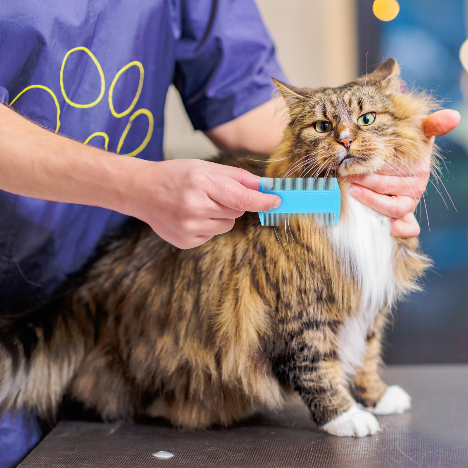 Pumtus ergonomic handheld design fits comfortably for extended grooming sessions.