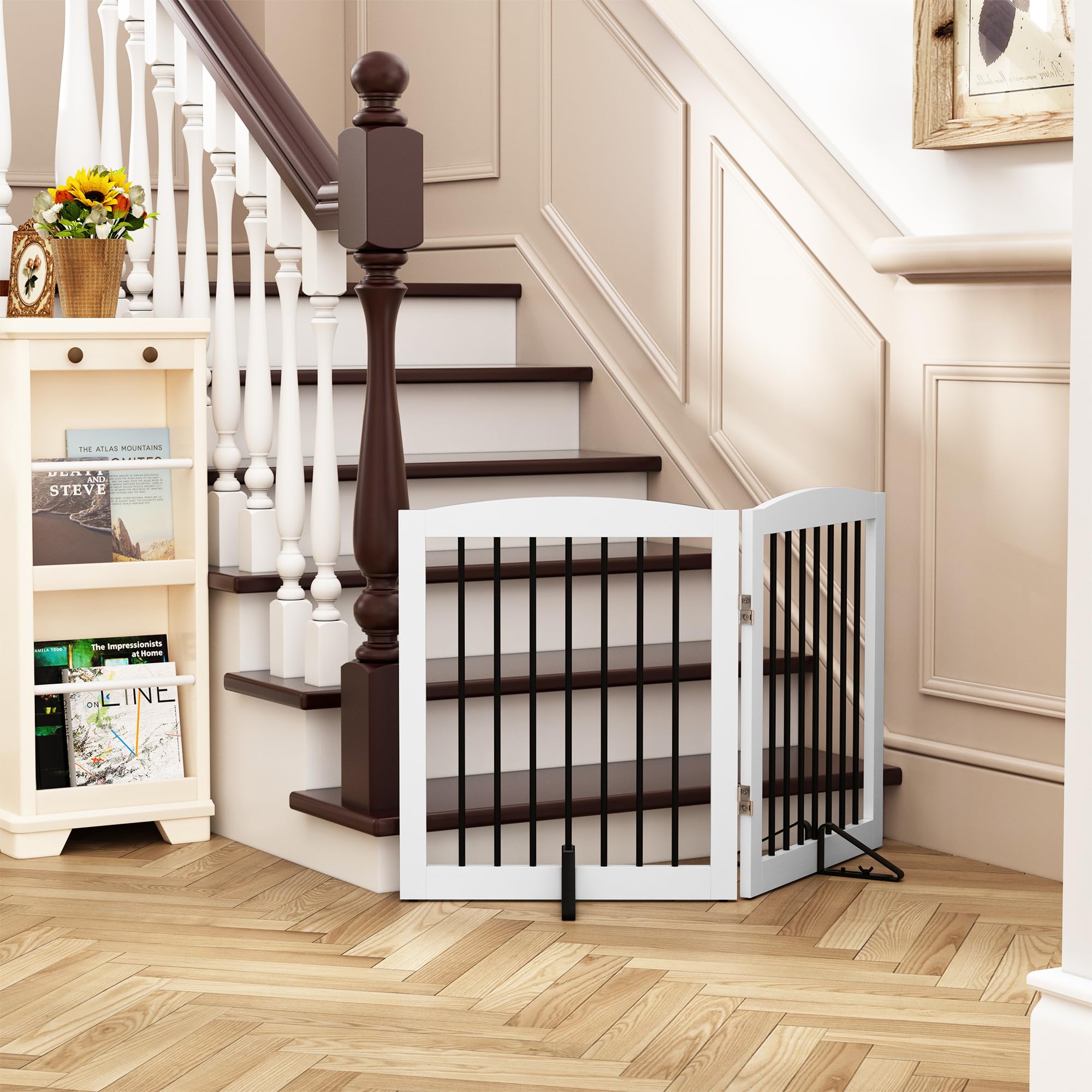 PUPETPO support feet fitted to freestanding gates ensure stable positioning.