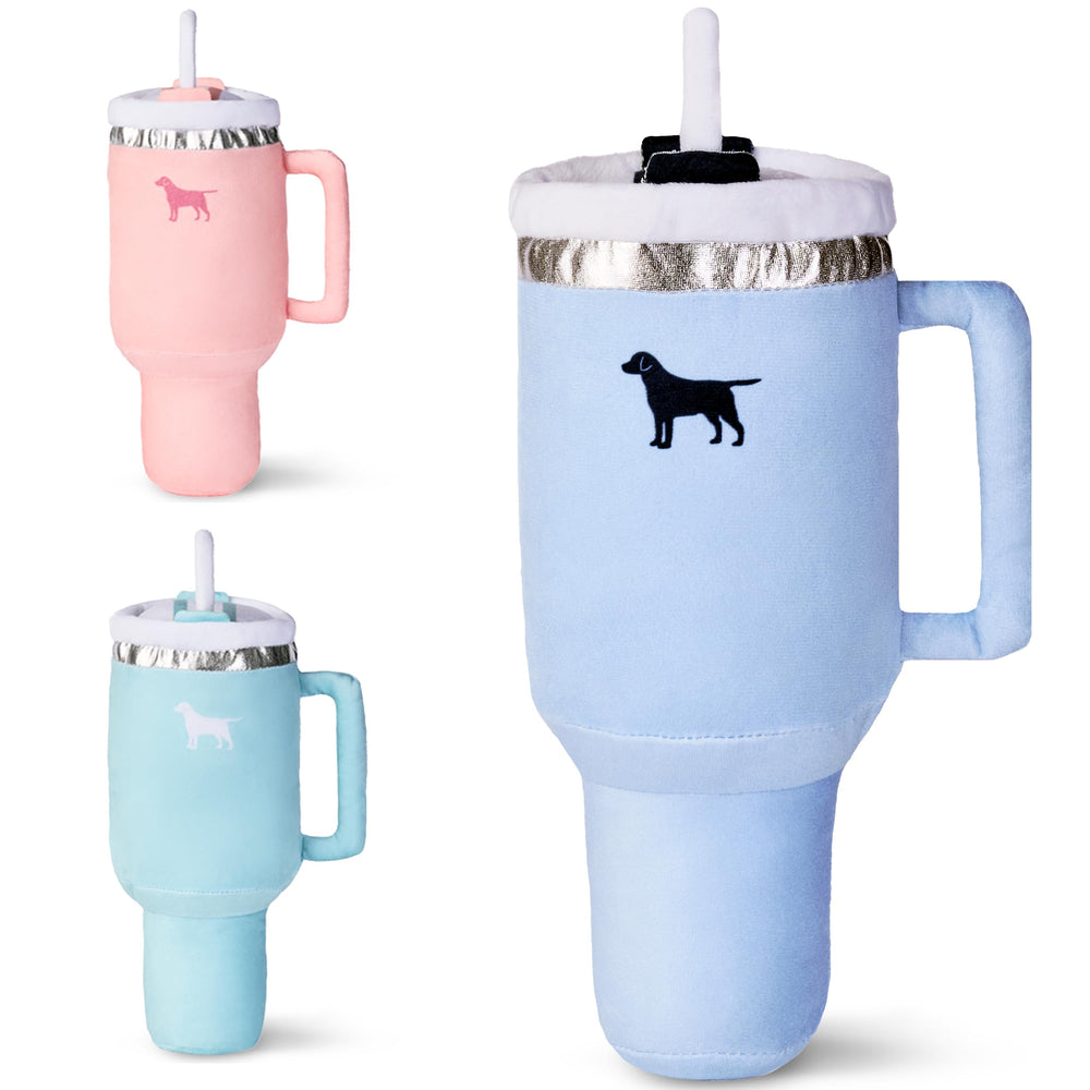 Entretenimiento diario para perros con Pup Cup Tumbler azul chambray.