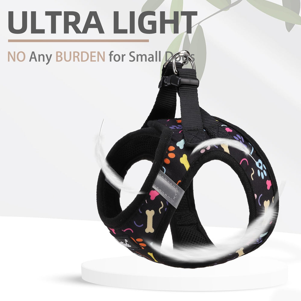 PUPTECK magic strap and D-rings provide secure control during walks.