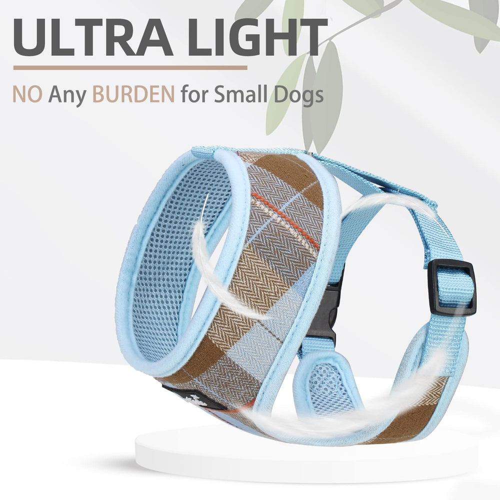 PUPTECK air-mesh material close-up; lightweight breathability for pets.