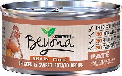 Purina Beyond pate cat food can with chicken and sweet porota for daily meals.