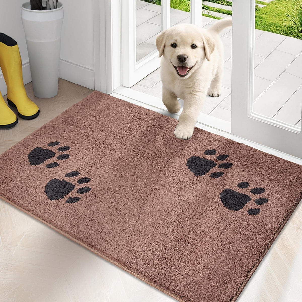 PURRUGS dirt trapping door mat at the front door captures moisture and mud for cleaner floors