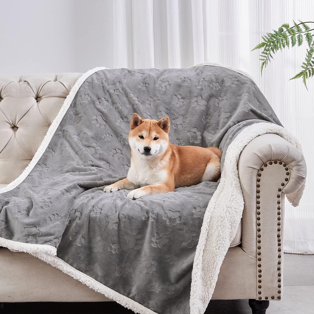 Manta Qeils para perros pequeños con frente de patitas protege muebles