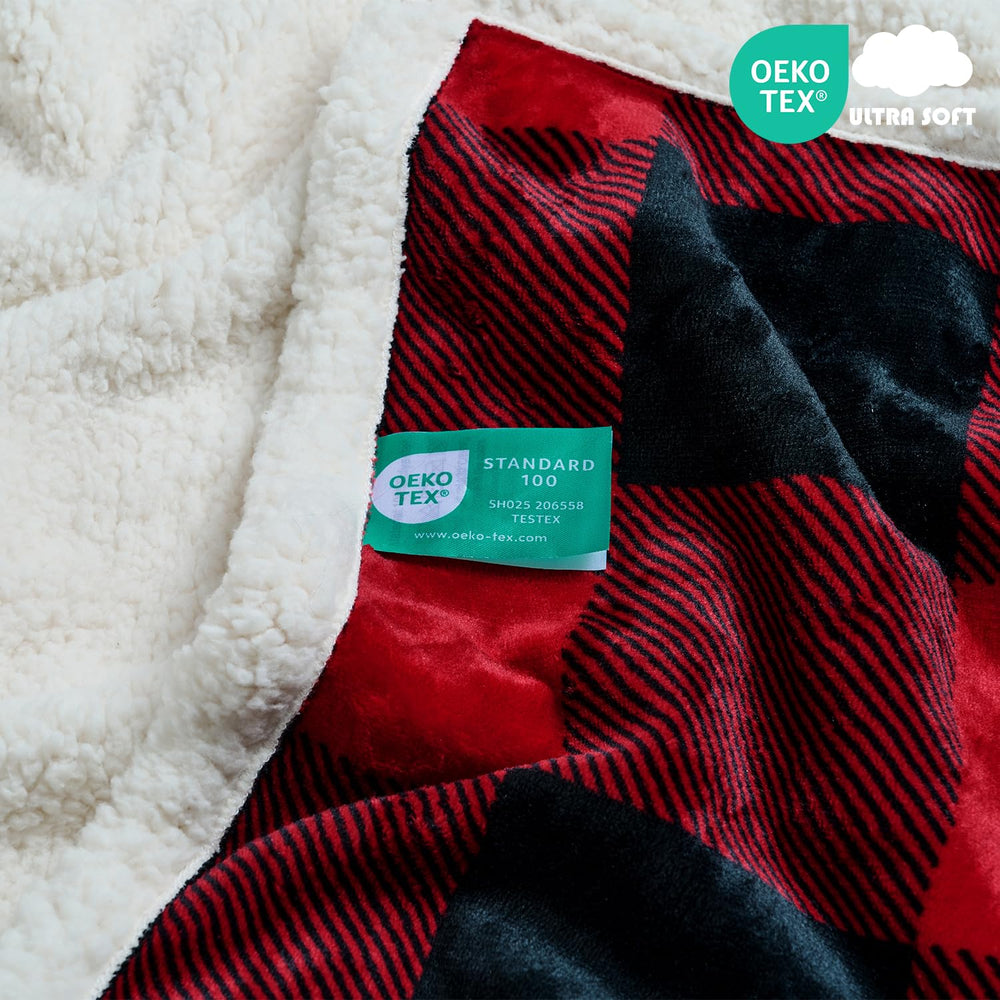 Qeils outdoor-friendly blanket great for travel and camping with your pet