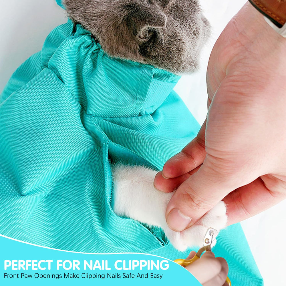 QiFind Cat Carrier Pouch features durable canvas that resists wear and claw marks for long use.