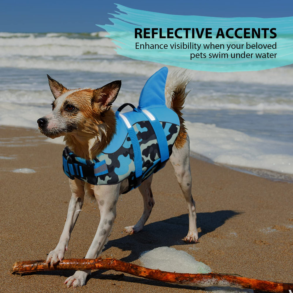 Queenmore dog life jacket inner mesh panel demonstrates breathability and quick drying