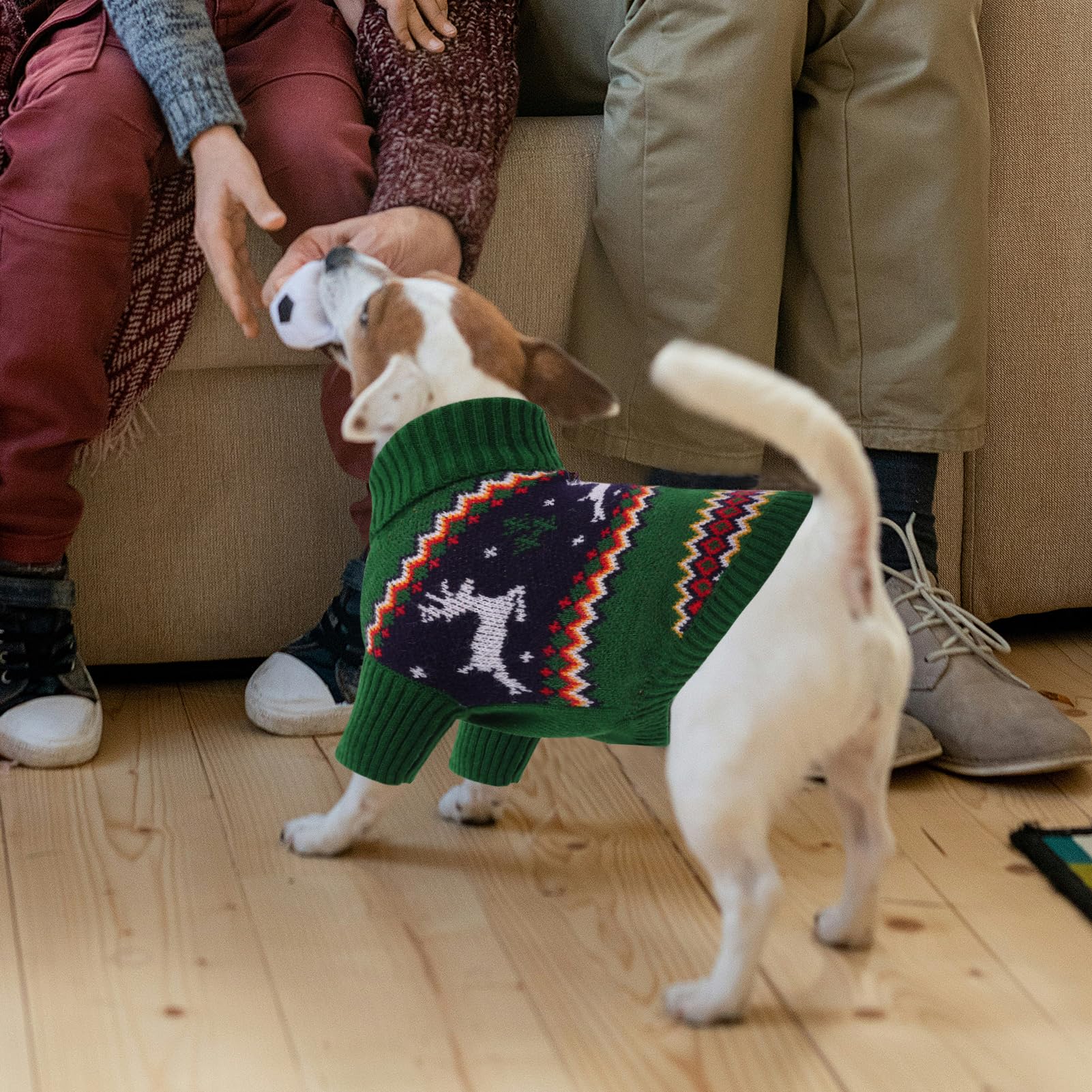 Queenmore-smart-leash-hole-feature makes outdoor walks easier without removing the sweater.
