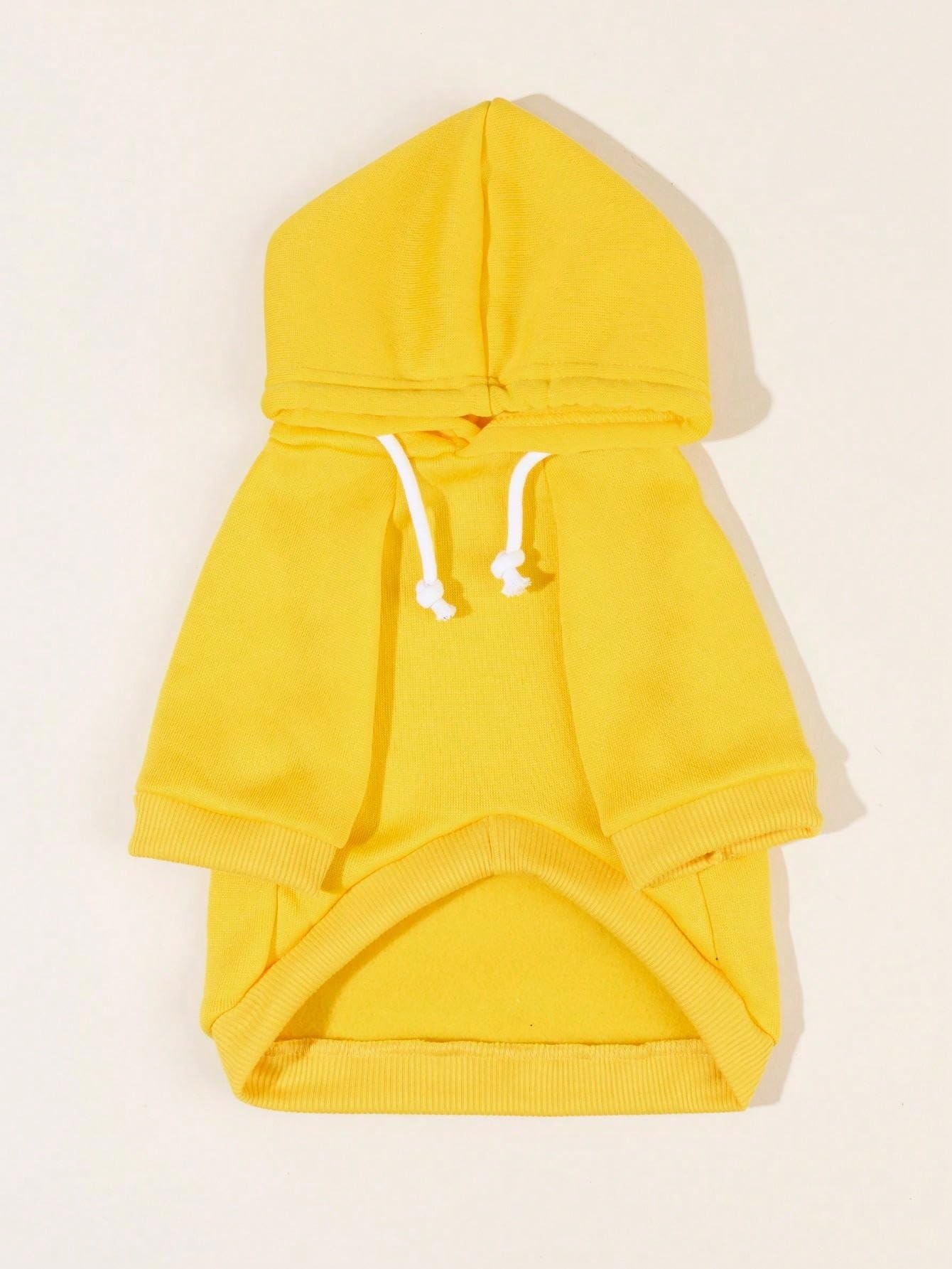 QWINEE Basic hoodie stretchy fabric closeup emphasizes warmth and flexibility.