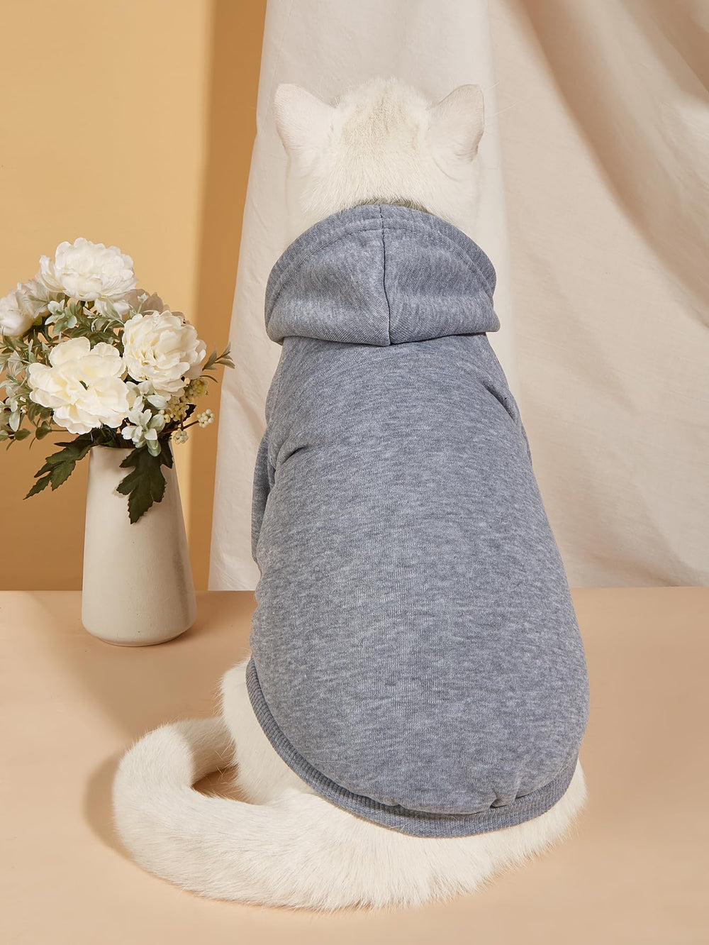 QWINEE dog hoodie fabric closeup soft shows breathable material for everyday wear.