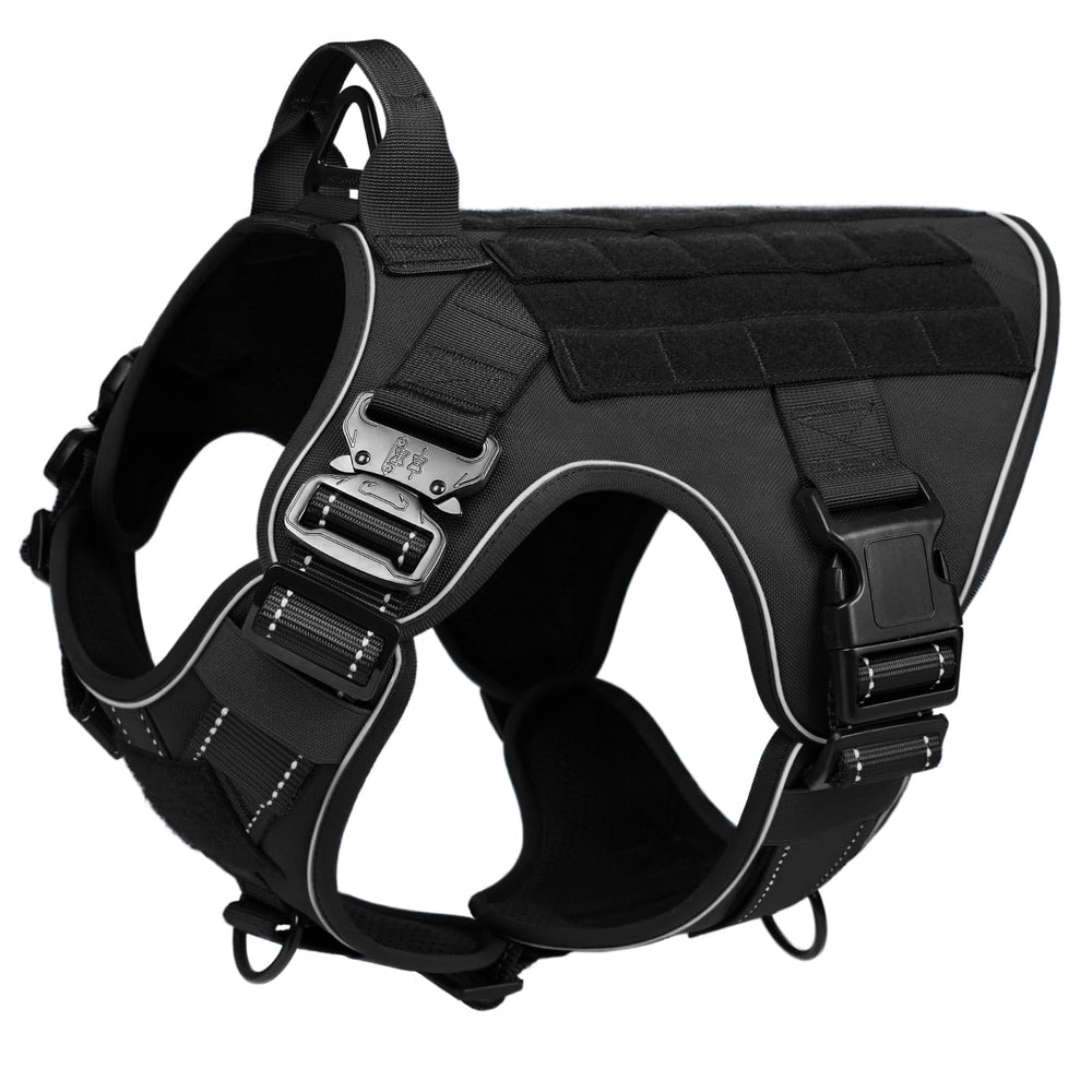 Rabbitgoo tactical dog harness front clip enables no-pull training and control.
