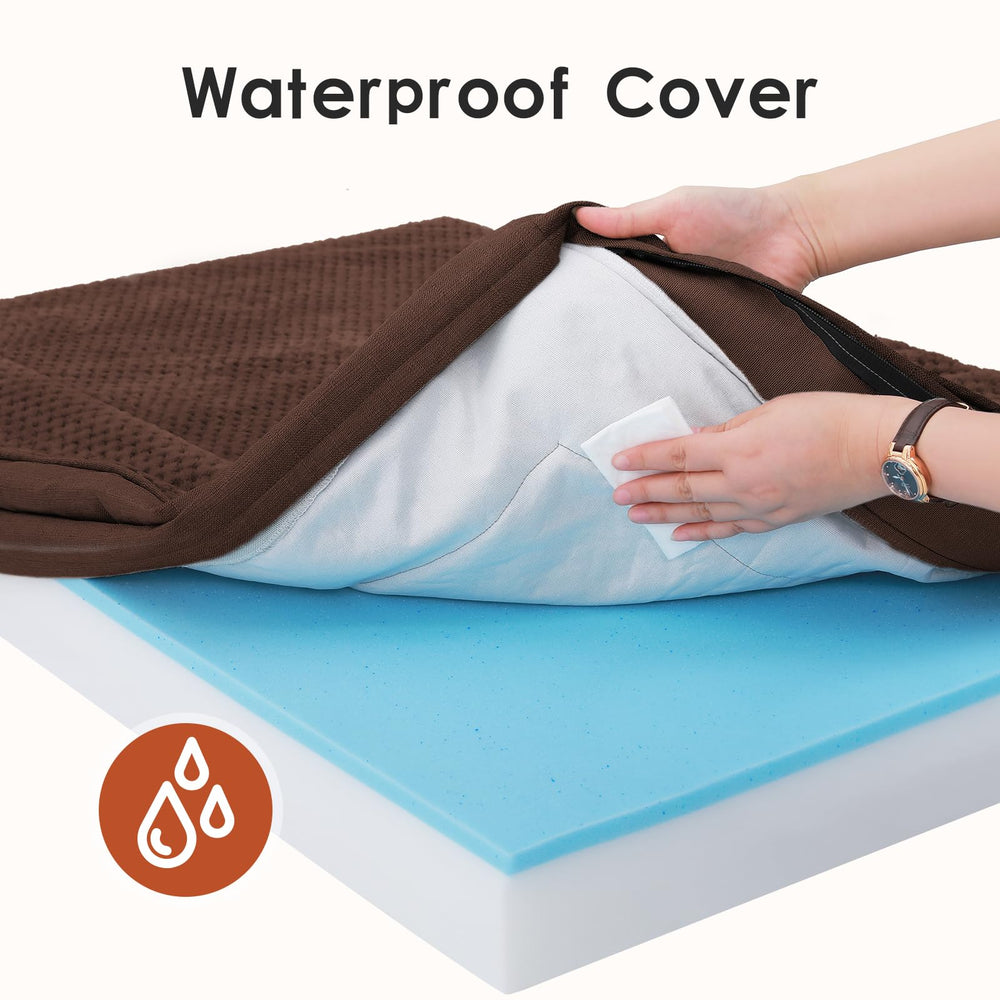 Rainmr removable cover is machine-washable for easy cleaning after muddy adventures.