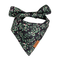 Remyroo curved-cut bandana follows dog's natural neck line for a sleek, comfortable look.