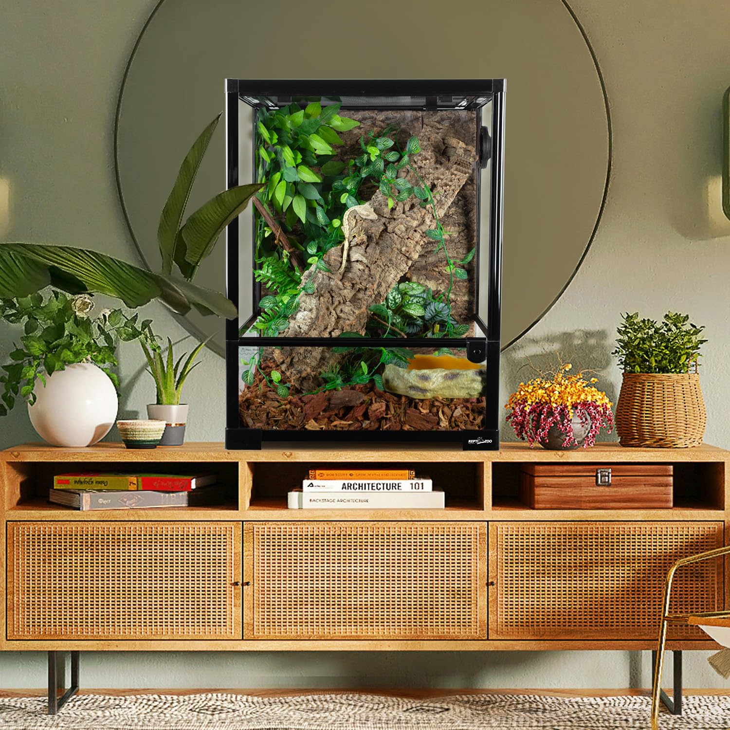 REPTI ZOO 30-gallon waterproof base can hold water for amphibians.