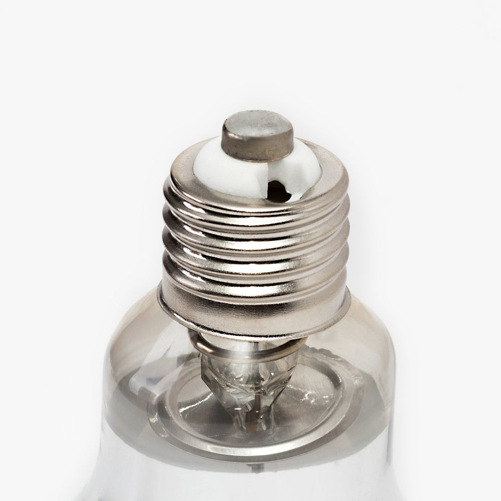 REPTI ZOO lamp with integrated thermal protection to reduce overheating risk.