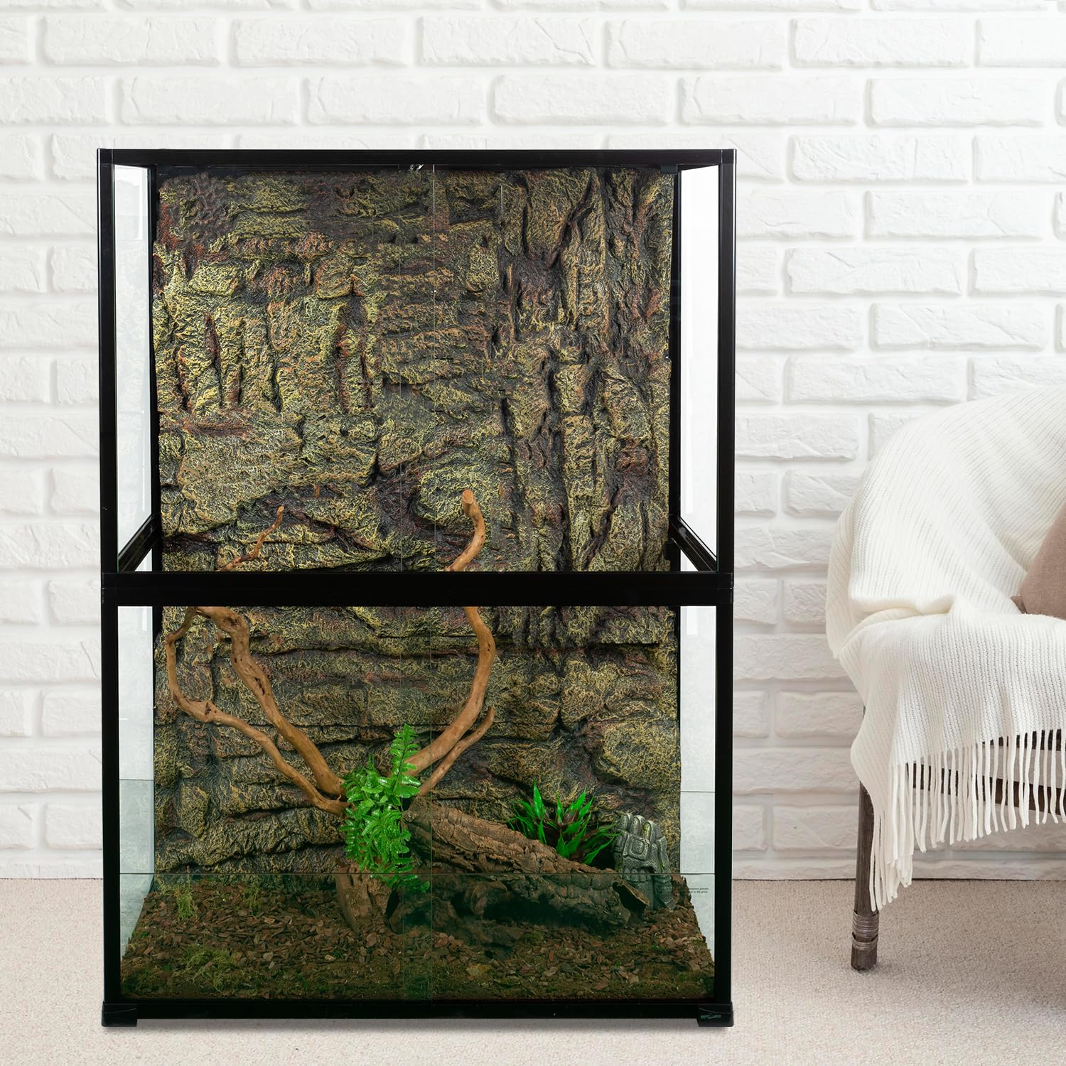 REPTI ZOO interior setup with substrate and decor planning inspiration