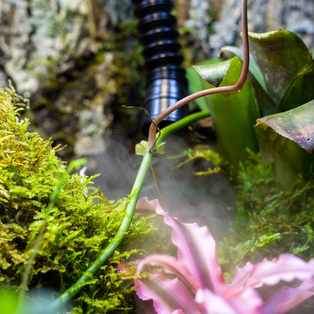 REPTIZOO extendable misting tube allows flexible placement and precise misting
