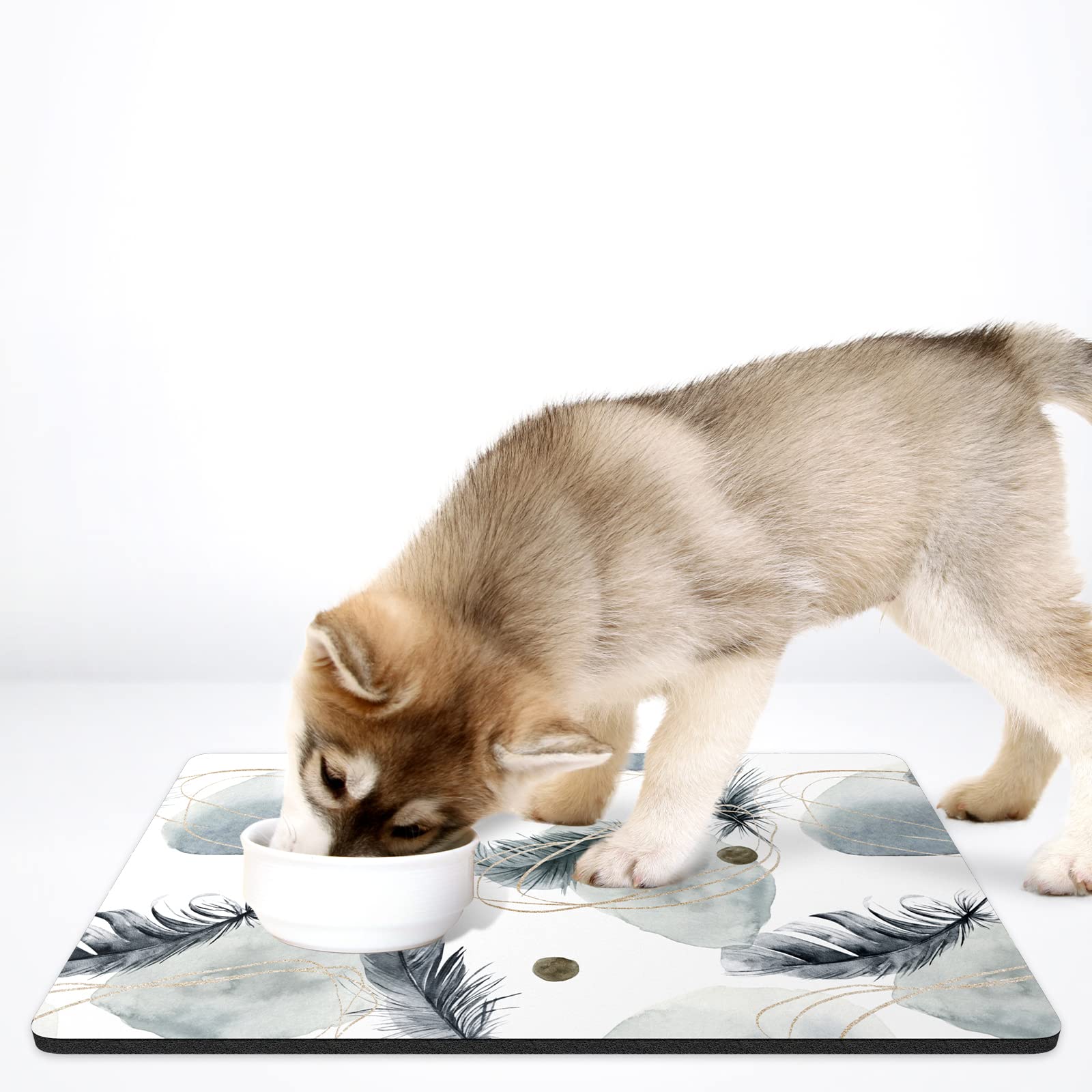 Rnivvi Abstract Plume mat blends with decor while catching spills.