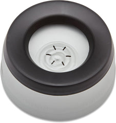 Road Refresher non-slip-base keeps the bowl steady on car seats and boat surfaces