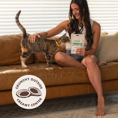 Rocco & Roxie cat probiotics packaging front-view promotes daily gut care