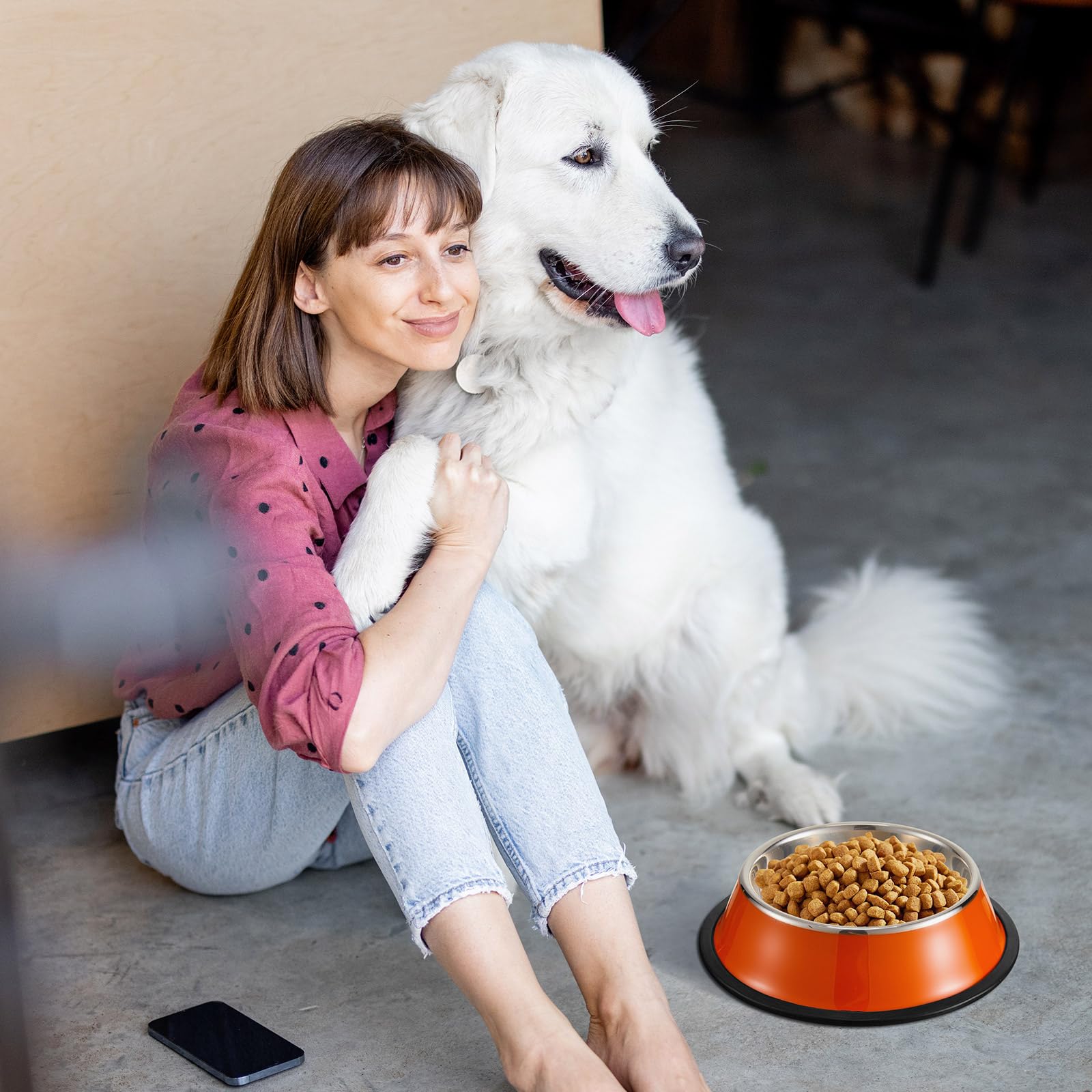 Roshtia detachable anti-slip base keeps bowls stationary and reduces spills.