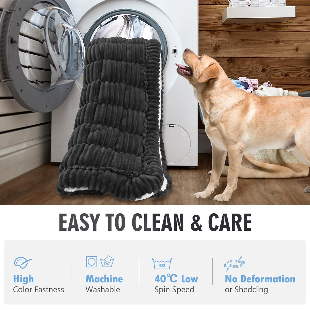 ROUWINNE stain and odor resistant fabric keeps car fresh during trips