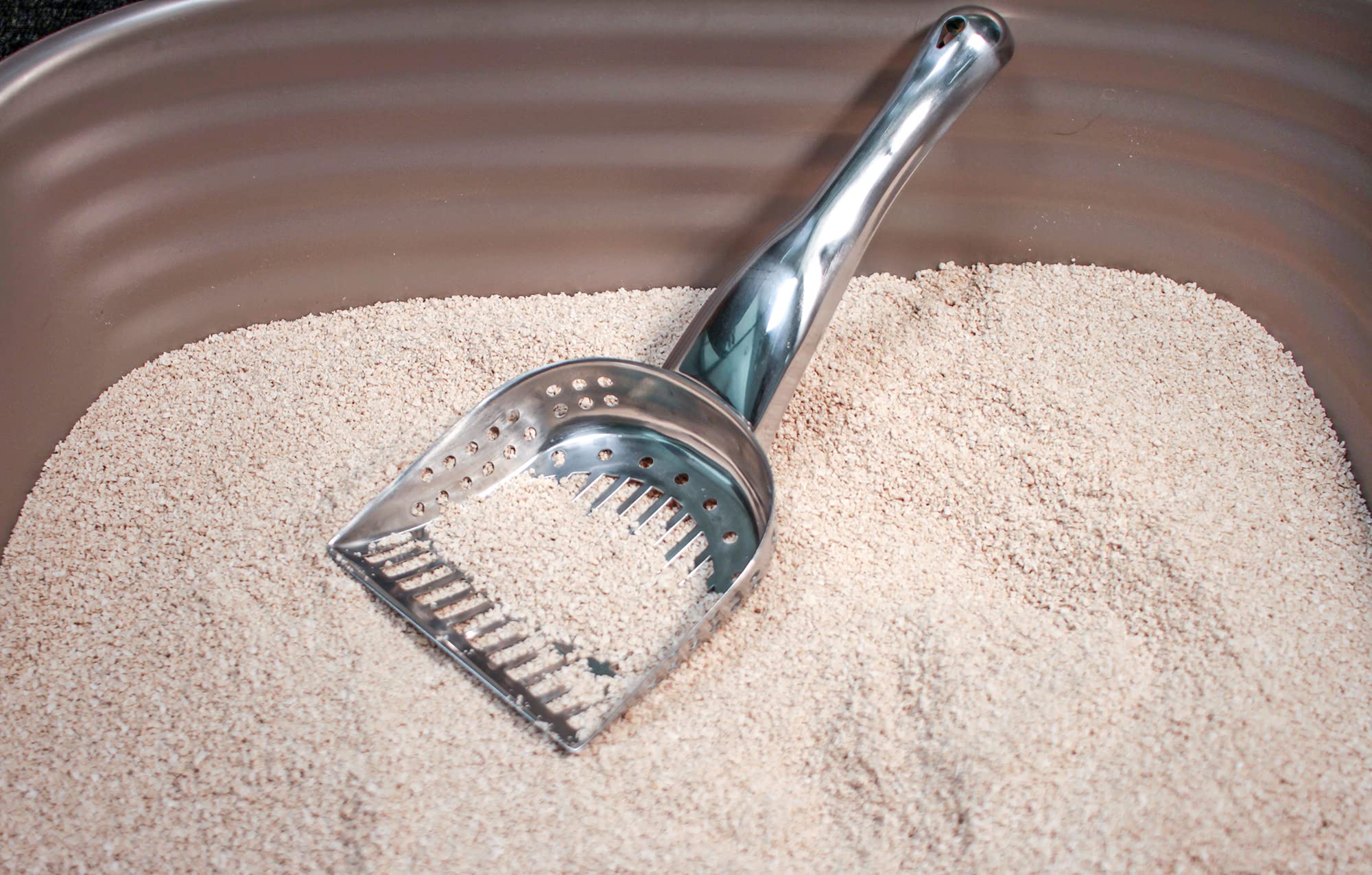 RSVP Endurance kitty scoop solid construction reduces need for replacements.