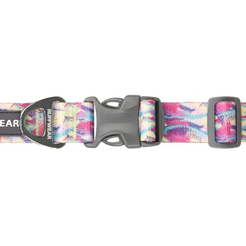 Ruffwear Front Range collar Tubelok webbing highlighting colorfast durability for outdoor adventures.