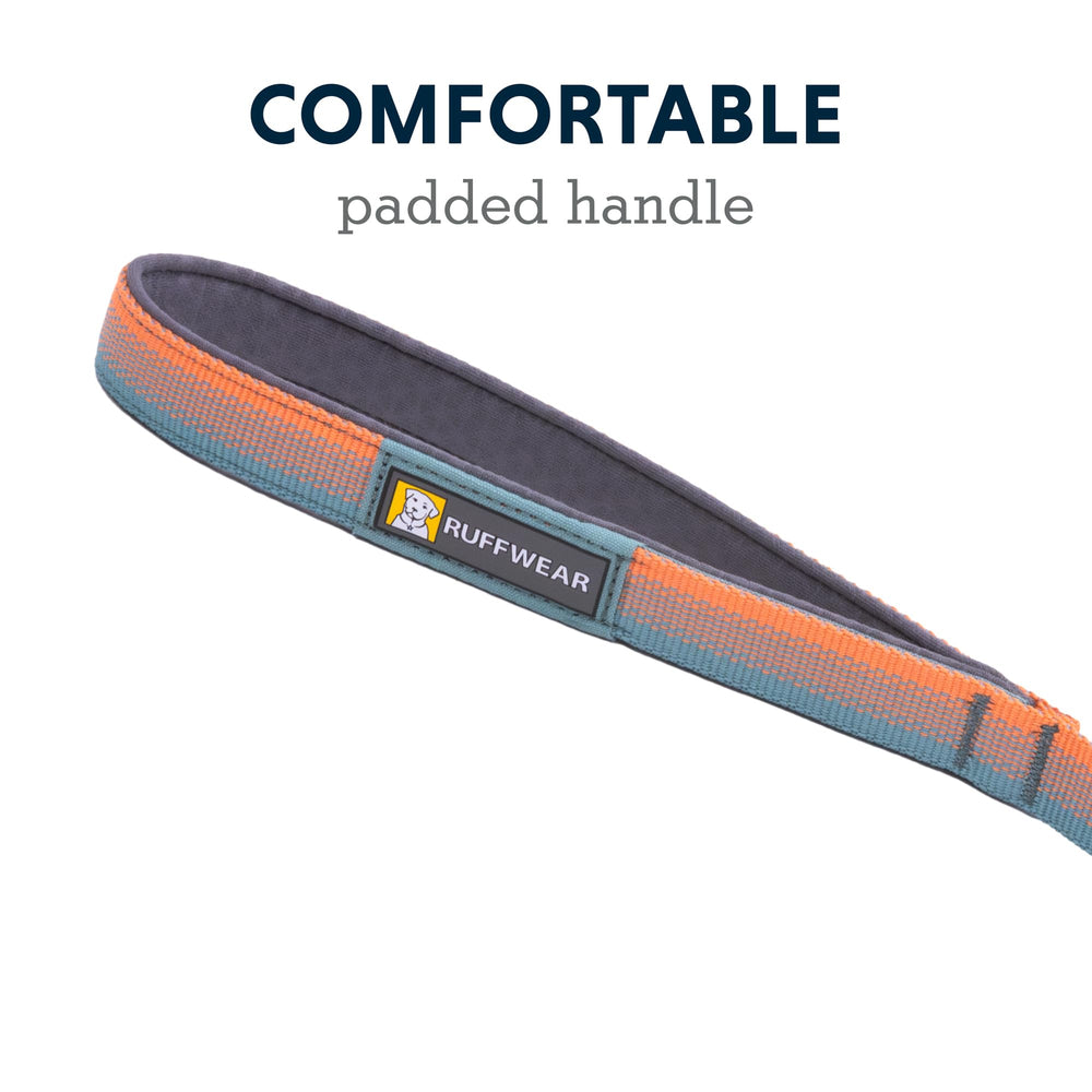 Ruffwear Front Range leash-one-handed-attachment illustrates simple connect during spontaneous adventures.