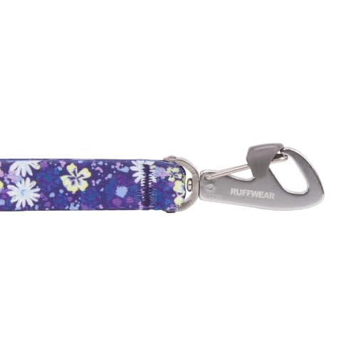 Ruffwear Front Range Leash locking-crux-clip delivers a secure one-handed attachment.