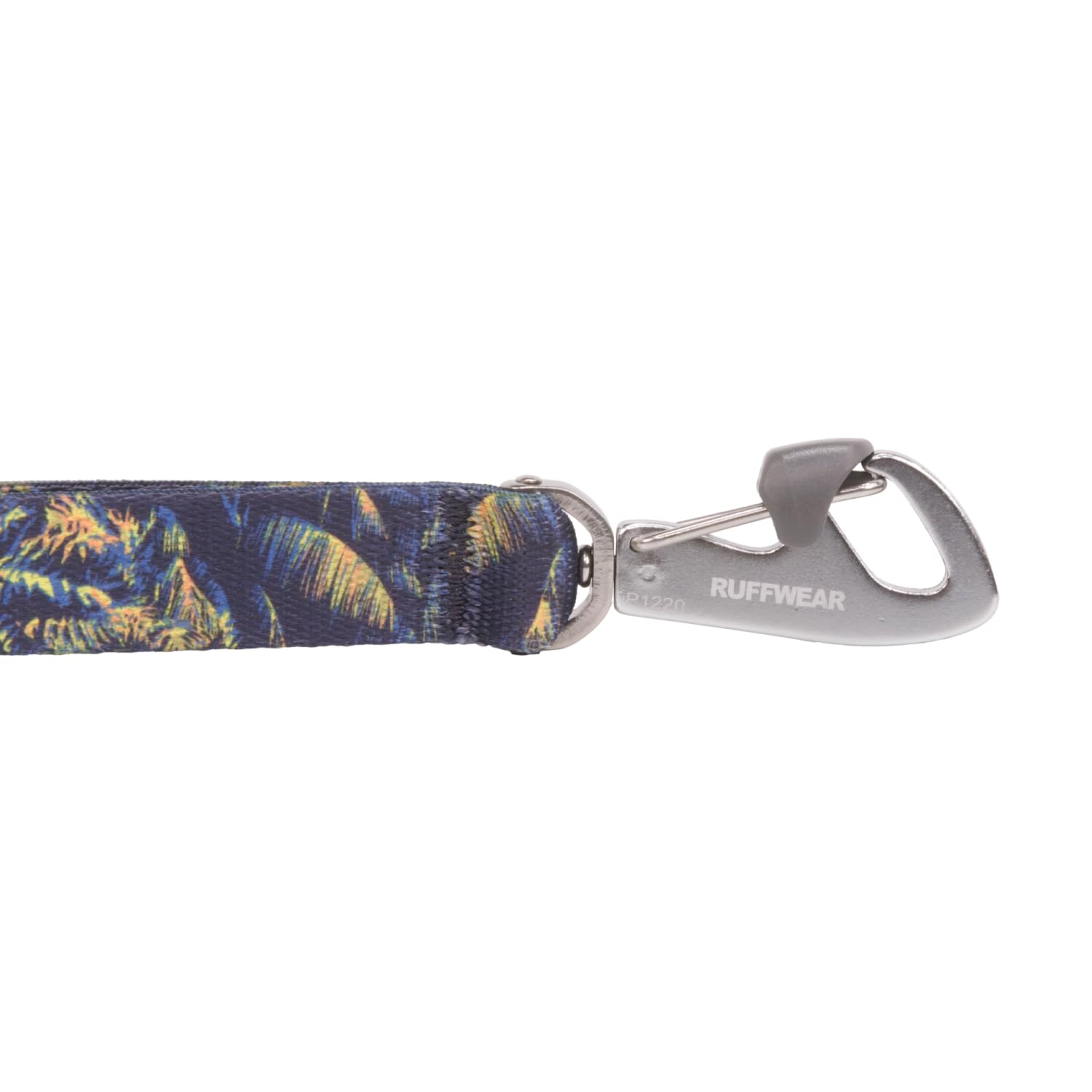 Ruffwear Front Range Leash shows one-handed attachment for quick, confident setup.