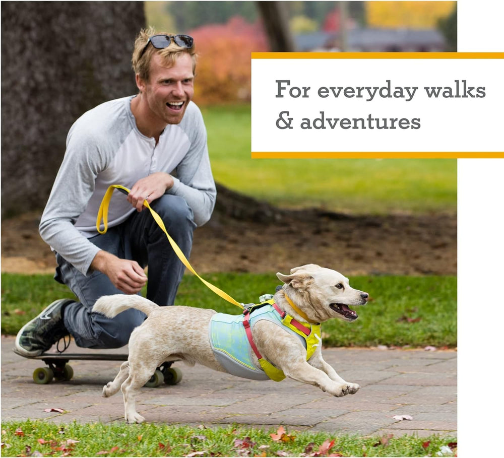 Ruffwear Hi & Light low-profile design sits close to the body for freedom of movement.